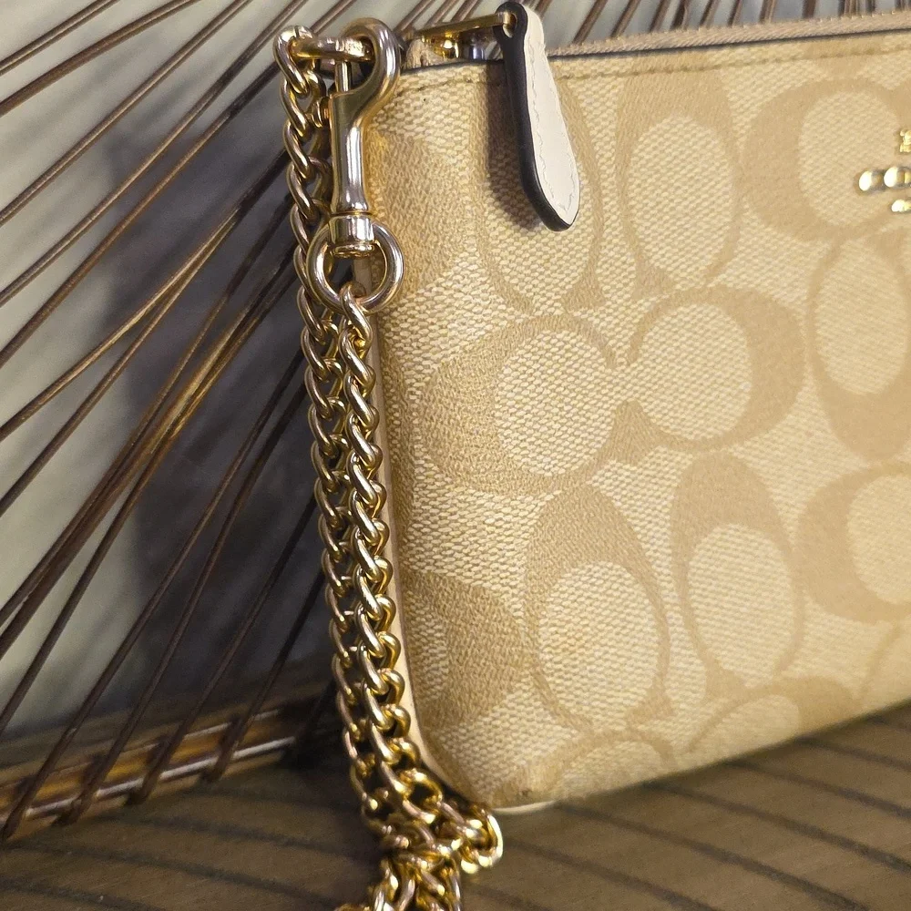 Coach Clutch With Coach Gold Toned Metal Strap Excellent - Picture 2 of 6